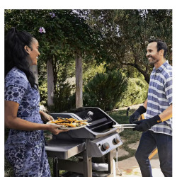 Gázgrill Weber Spirit II E-210 GBS WB 44010175, 7,77 kW, Emailezett öntöttvas rács, 52x44 cm, Elektromos gyújtás, Összecsukható oldalsó polc, 2 kerék, Ezüst színű.