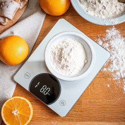 Adler AD 3173W Kitchen Scale, 10 kg, LED, Tare, g/lb:oz/ml/oz, White