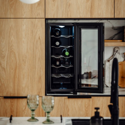 Adler AD 8083 Wine Cooler, 33 L, Digital, Holds 12 Bottles, 15–18°C, Black