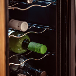 Adler AD 8083 Wine Cooler, 33 L, Digital, Holds 12 Bottles, 15–18°C, Black