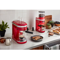 Електрическа кафемелачка Artisan KitchenAid 5KCG8433ECA, 150W, 340g, 70 степени на смилане, Candy Red