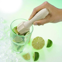 Fackelmann 49515 Citrus Juicer, 14.5 cm, Beech, Brown