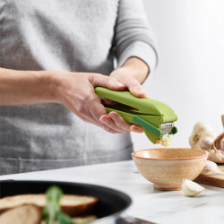 Joseph Joseph Garlic Press 20179, Stainless Steel, BPA-Free, Green