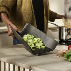 Joseph Joseph Chop2Pot Cutting Board 60202, 37.5 x 21 cm, Foldable, Hook, Black