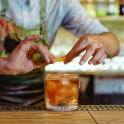 LIITON Grand Canyon Whiskey Glass Set, 300 ml, 4-piece set, Thick-walled, 3D Grand Canyon-shaped base, Clear