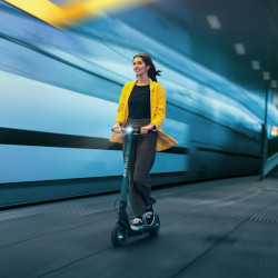 SOFLOW SO One Electric Scooter, 9-inch, Foldable, 48V / 5.2Ah, 350–720W, 22 km/h, Maximum Weight 120 kg, Black