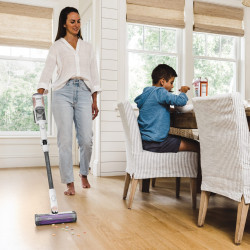 Shark IW1611EU Upright Vacuum Cleaner, 240W, 0.4 L, 60-minute runtime, Edge and Dirt Detection, QuadClean, Allergen-Free, LED, White