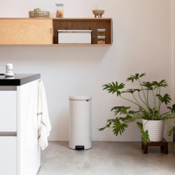 Brabantia NewIcon 1005539 Pedal Bin, 30 L, Soft-Close, Non-Slip Base, Beige