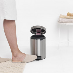 Brabantia NewIcon 649003 Pedal Bin, 3 L, Soft-Close, Non-Slip Base, Fingerprint-Resistant, Stainless Steel/Matte