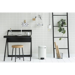 Cos pentru gunoi cu pedala Brabantia NewIcon 649032, 12 L, Inchidere usoara, Baza antiderapanta, Alb