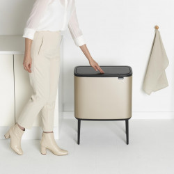 Copentru gunoi colectare selectivă Brabantia Bo Touch 1003216, 3x11 L, Deschidere lina si silentioasa, Deschidere mare, Auriu metalic