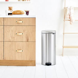 Brabantia NewIcon 649061 Pedal Bin, 30 L, Soft-Close, Non-Slip Base, Fingerprint-Resistant, Stainless Steel/Matte
