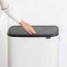Κάδος Brabantia Bo Touch Hi 1001259, 60 L, Πλευρικά ανοίγματα για μεταφορά, Ρυθμιζόμενα πόδια, Λευκό