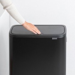Кош за боклук Brabantia Bo Touch Hi 1001264, 2x30 л, Плътно прилепване към стена, Реглаж на краката, Черен/мат