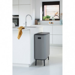 Cos de gunoi Brabantia Bo Touch Hi 1001266, 2x30 L, Perfect langa perete, Reglare picioare, Acoperit cu minerale, Gri