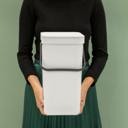 Cos de gunoi colectare selectiva Brabantia Sort&Go 1005511, 12 Ș, Maner, Montabil pe perete, Gri deschis