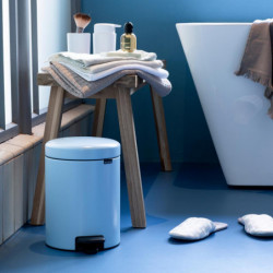 Κάδος απορριμμάτων με πεντάλ Brabantia NewIcon 1005528, 5 l, Ομαλό κλείσιμο, Αντιολισθητική βάση, Γαλάζιο