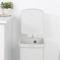 Κάδος απορριμμάτων με πεντάλ Brabantia StepUp 1005556, 40 L, Οικολογικά υλικά, Μεγάλο άνοιγμα, Ανοιχτό γκρι