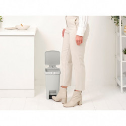 Brabantia StepUp 1008476 Pedal Bin, 10 L, Eco-friendly materials, Large opening, Light gray