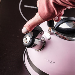 Τσαγιέρα με σφυρίχτρα Kinghoff KH 1856, 1.8 l, Επαγωγή, Θερμομονωμένη λαβή, Ροζ