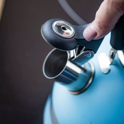 Свирещ чайник Kinghoff KH 1857, 1.8 л, Индукция, Топлоизолирана дръжка, Син