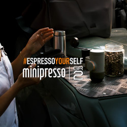 Espressor portabil Wacaco Minipresso GR2, Fara incarcare si baterii, 80 ml, 18 bar, Cafea macinata, Husa, Gri/Negru