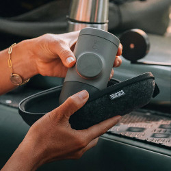 Защитен калъф за кафемашина Wacaco Minipresso GR2, Удароустойчив, Водоустойчив, Примка за закачане, Черен