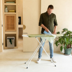 Masa de calcat Brabantia B 1005616, 124x38 cm, 7 pozitii de reglare, Suport pentru fier, Verde