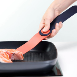 Trebonn Twist 2-in-1 Tongs and Spatula 1520212, 22 cm, Up to 200°C, Scratch-Resistant, Black/Coral