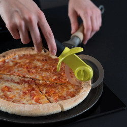 Trebonn Willy 1523210 Pizza Cutter, 22 cm, Soft Grip, Removable Blade, Black/Yellow