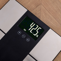 Кантар Adler AD 8165, До 225 кг, До 10 потребителя, LCD дисплей, 3 x AAA, Инокс/Черен