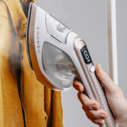 Парогенератор и ютия Adler AD 5044, 1800W, 180ml, 25g/min, LED, Вертикално и хоризонтално подаване, Бял/златист