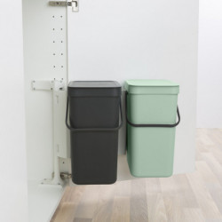 Set 2 cosuri de gunoi colectare selectiva Brabantia Sort&Go 1005513, 2x12 L, Montare pe usa dulapului, Gri/Verde
