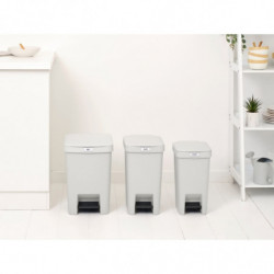 Κάδος απορριμμάτων με πεντάλ Brabantia StepUp 1008480, 16 L, Οικολογικά υλικά, Μεγάλο άνοιγμα, Ανοιχτό γκρι