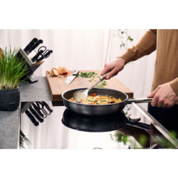 Tigaie Zwilling Joy Plus 1029411, 20 cm, Acoperire antiaderenta Permaresist Ultra, Otel inoxidabil 18/10, Cuptor si inductie, Argintiu