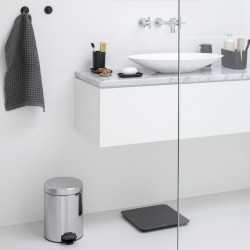 Cos de gunoi cu pedala Brabantia NewIcon 649010, 5 L, Inchidere lina, Baza anti-derapanta, Inox