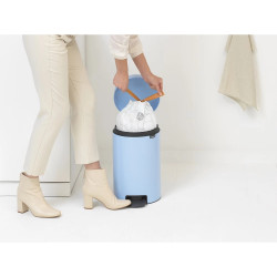 Κάδος με πεντάλ Brabantia NewIcon 1005532, 12 l, Ομαλό κλείσιμο, Αντιολισθητική βάση, Γαλάζιο