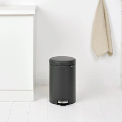 Cos de gunoi cu pedala Brabantia NewIcon 649741, 12 L, Inchidere lina, Baza antiderapanta, Finisaj mineral, Gri inchis