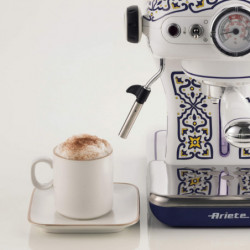 Ariete Capri 1389/1C Coffee Machine, 850W, 15 bar, 0.9 L, Milk Frother, Ground Coffee and ESE Pods, White/Blue