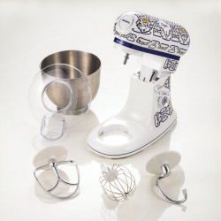 Mixer planetar Ariete Capri 1588/0C, 2400W, 5.5 L, 7 viteze, Pulse, Design retro, Accesorii, Alb/Albastru