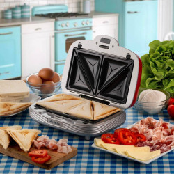 Уред за донъти, мъфини и сандвичи 3в1 Ariete PARTY TIME 1972/00, 700W, 3 сменяеми плочи, Индикатори, Червен