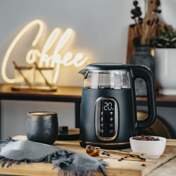 Електрическа кана Adler AD 1305, 1850/2200 W, 1.7 л, Сензорен контрол, Цветен LCD дисплей, Пет температурни настройки 40-100°C, Филтър против утаяване, Черен/златист