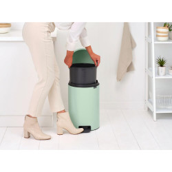 Κάδος απορριμμάτων με πεντάλ Brabantia NewIcon 1008847, 20 l, Ομαλό κλείσιμο, Αντιολισθητική βάση, Ανοιχτό πράσινο
