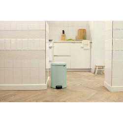 Brabantia NewIcon 1008847 Pedal Bin, 20 L, Soft-Close, Non-Slip Base, Light Green
