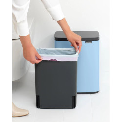 Кош за боклук Brabantia Bo Small 1006637, 12 л, Безшумно и плавно отваряне, Противоплъзгаща основа, Светлосин