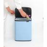 Cos de gunoi Brabantia Bo Small 1006637, 12 L, Deschidere silentioasa si lina, Baza antiderapanta, Albastru deschis