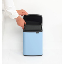 Cos de gunoi Brabantia Bo Small 1006626, 4 L, Deschidere lina si silentioasa, Baza antiderapanta, Albastru deschis