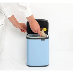Кош за боклук Brabantia Bo Small 1006626, 4 л, Плавно и безшумно отваряне, Противоплъзгаща основа, Светлосин