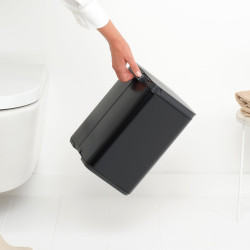 Cos de gunoi Brabantia Bo Small 1006629, 7 L, Deschidere lina si silentioasa, Baza antiderapanta, Negru