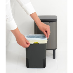 Кош за боклук Brabantia Bo Small Hi 1006640, 4 л, Повдигнат, Плавно и безшумно отваряне, Противоплъзгаща основа, Сив